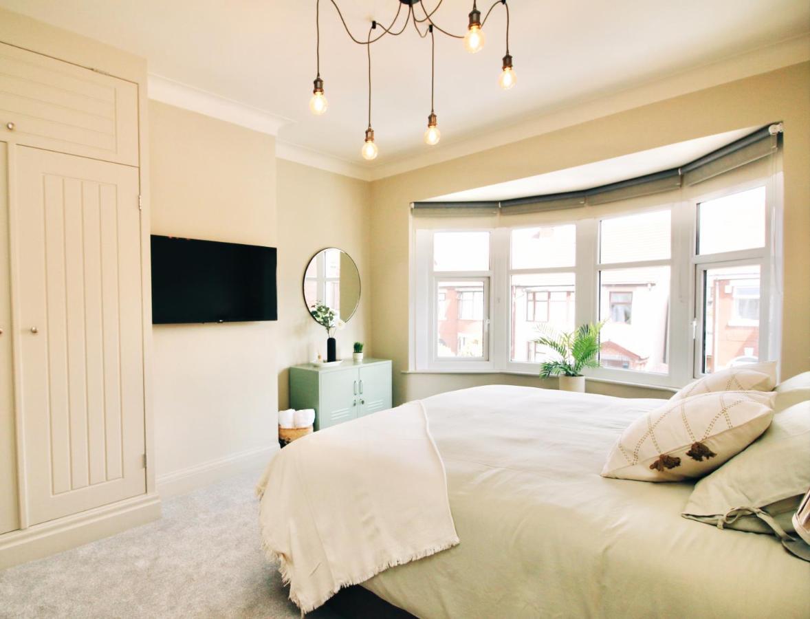 Xxhot Tubxx 4Bed Semi, Sleeps 8, 2 Bathrooms 블랙풀 외부 사진