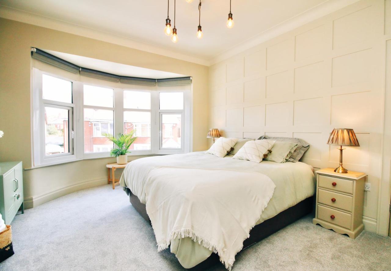 Xxhot Tubxx 4Bed Semi, Sleeps 8, 2 Bathrooms 블랙풀 외부 사진