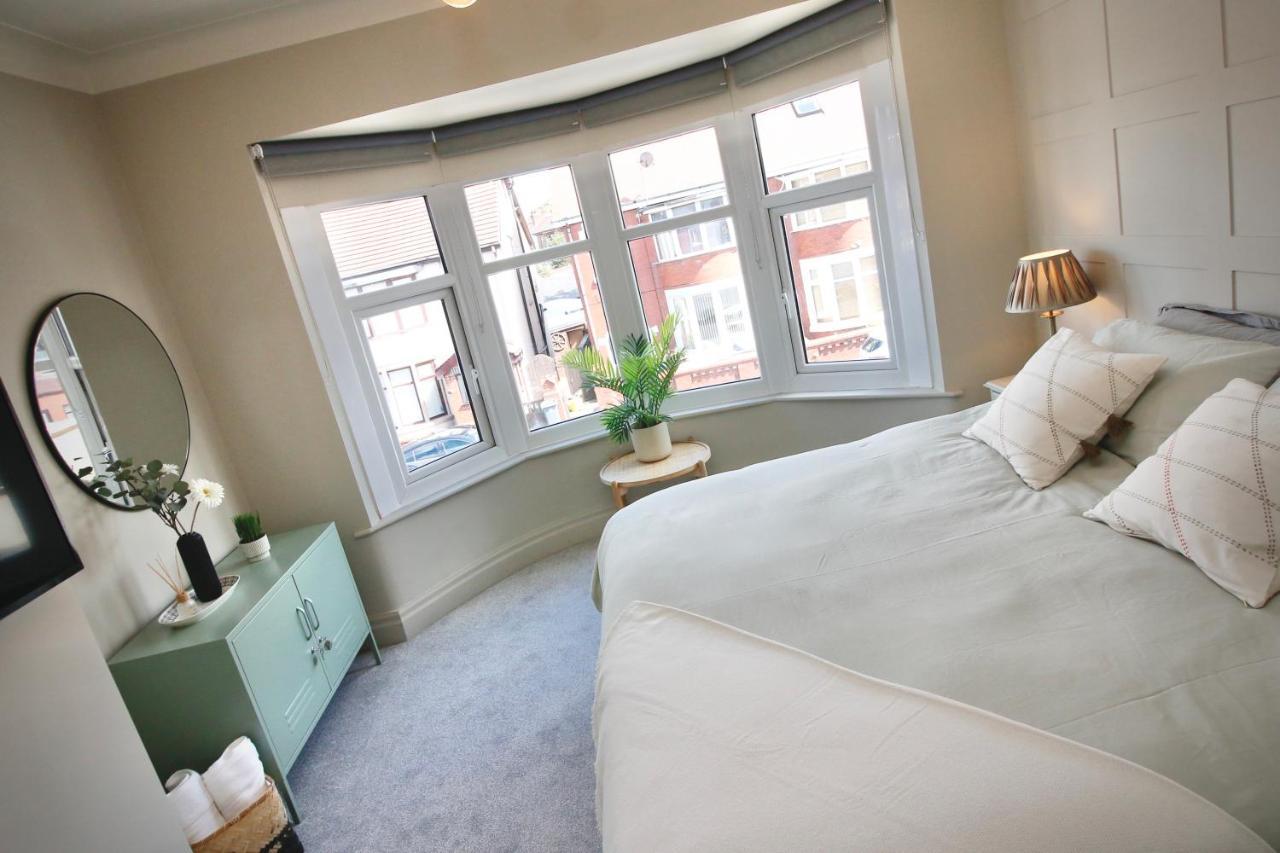 Xxhot Tubxx 4Bed Semi, Sleeps 8, 2 Bathrooms 블랙풀 외부 사진