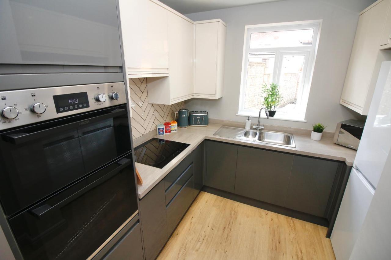 Xxhot Tubxx 4Bed Semi, Sleeps 8, 2 Bathrooms 블랙풀 외부 사진