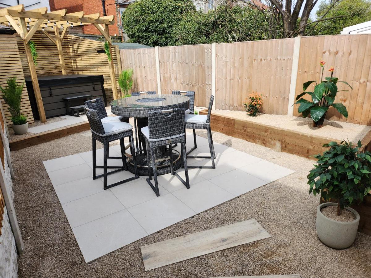 Xxhot Tubxx 4Bed Semi, Sleeps 8, 2 Bathrooms 블랙풀 외부 사진
