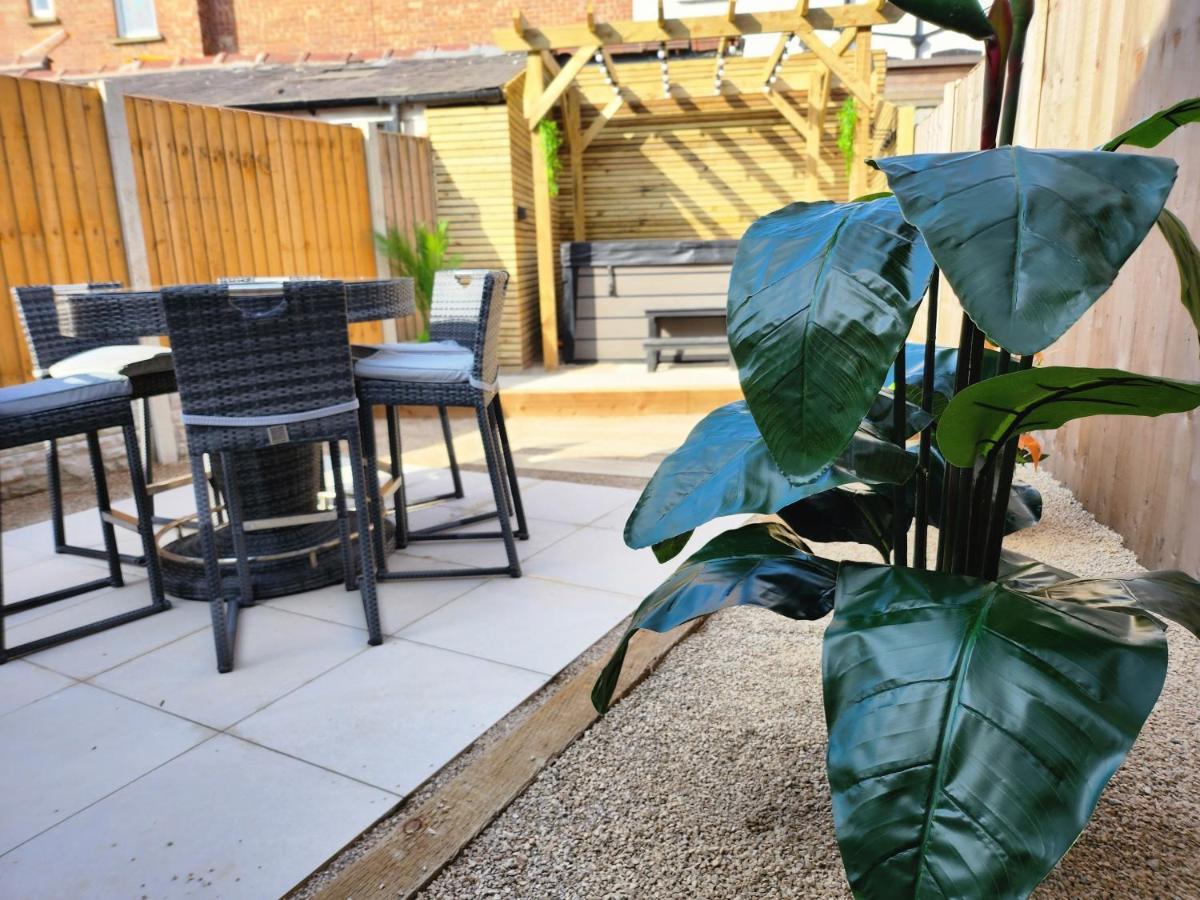 Xxhot Tubxx 4Bed Semi, Sleeps 8, 2 Bathrooms 블랙풀 외부 사진