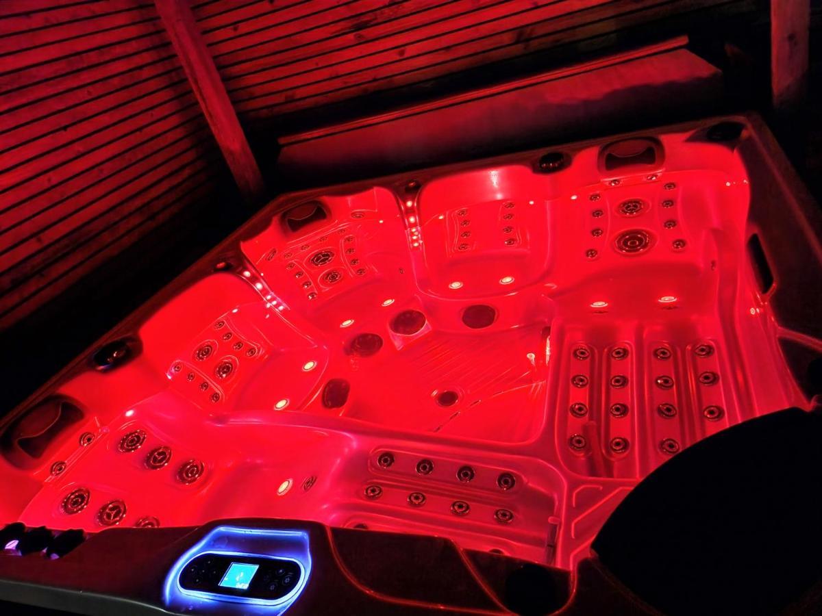 Xxhot Tubxx 4Bed Semi, Sleeps 8, 2 Bathrooms 블랙풀 외부 사진